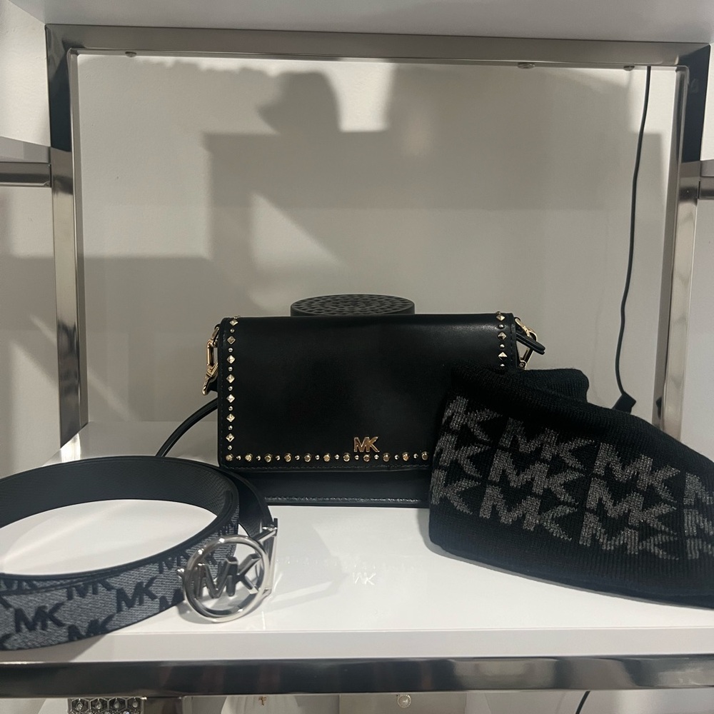 Micheal Kors bundle EVERYTHING MUST GO accepting low offers+bundles